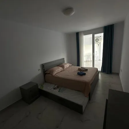 9apartaments Shengjin * Skataj